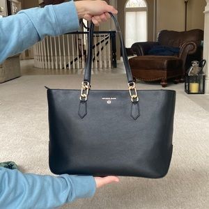 NWOT MICHAEL KORS LANEY LARGE ZIP TOP TOTE